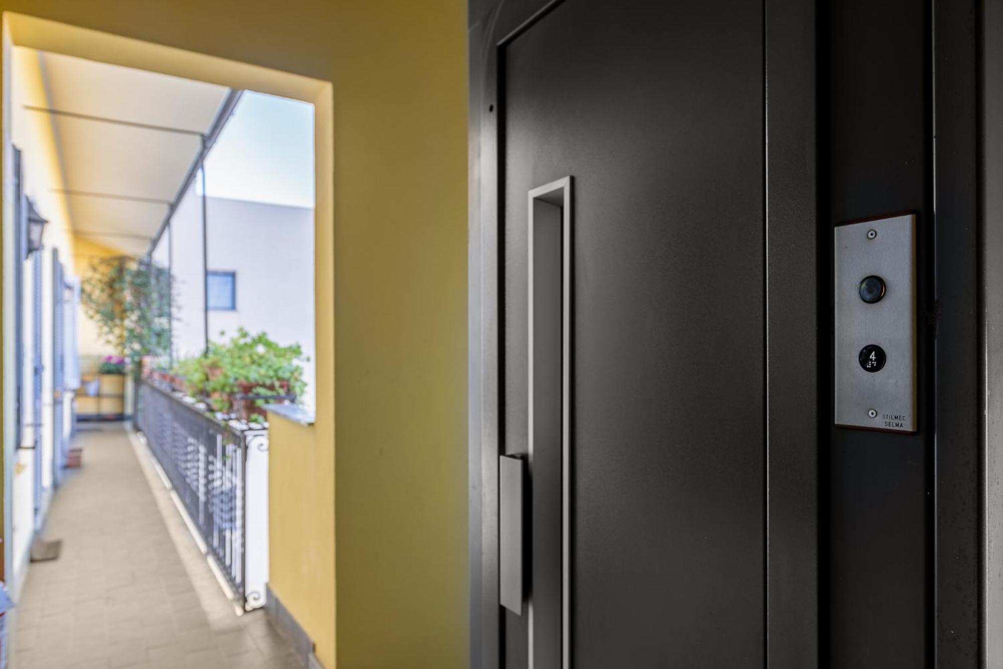 밀라노 Bright Loft - Free Private Parking 아파트 외부 사진