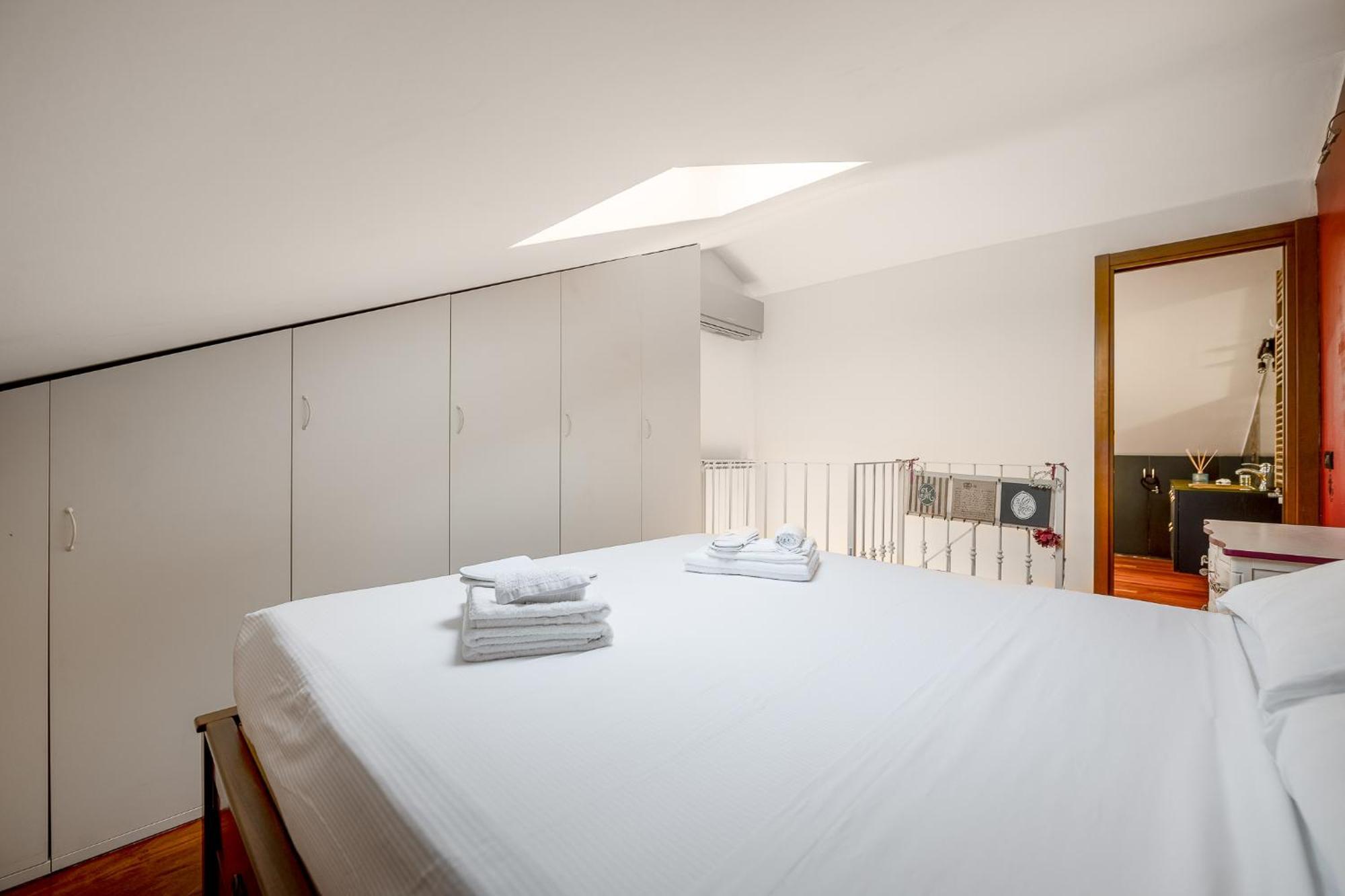 밀라노 Bright Loft - Free Private Parking 아파트 외부 사진